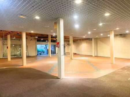 vente commerce 400 m²
