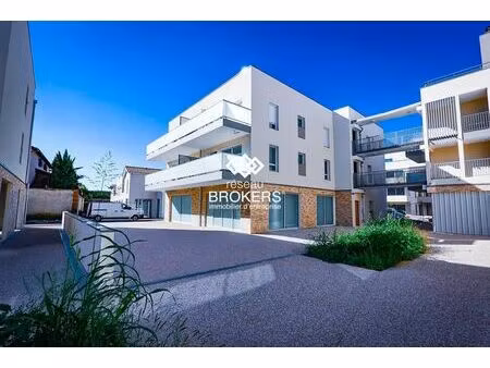 vente commerce 221 m²