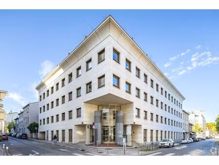 location bureaux 116 m² à 1 179 m²