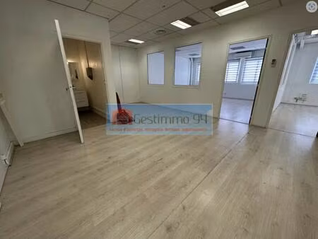 location bureaux 155 m²