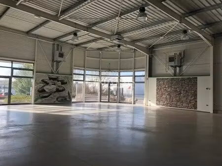 vente commerce 389 m²