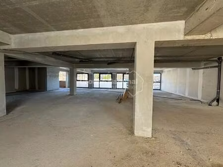 vente commerce 117 m²