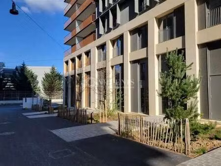 vente commerce saint denis 93200 185m²