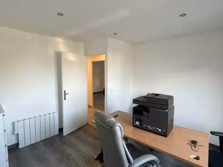 location bureaux 73 m²