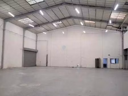 location entrepôt 550 m²