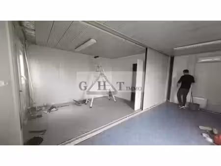 location commerce pringy 77310 955m²