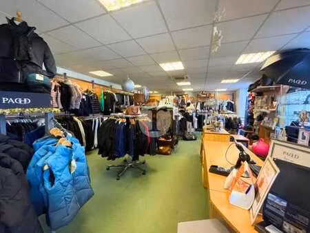 vente commerce 275 m²