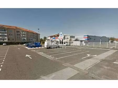 vente commerce 1 919 m²