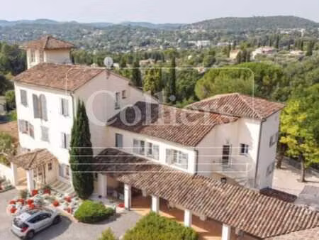 vente commerce 2 379 m²