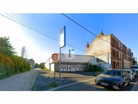 vente commerce 750 m²