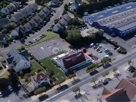 vente commerce 587 m²