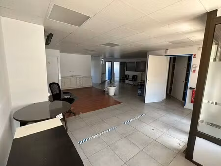 vente commerce 155 m²