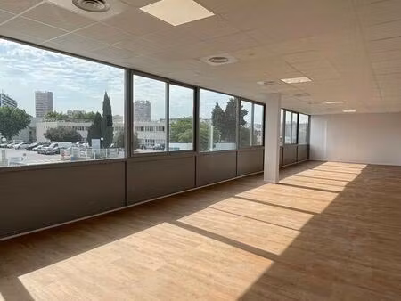 location bureaux 260 m² à 655 m²