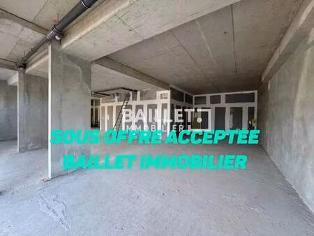 vente commerce 180 m²