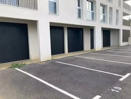 vente commerce 141 m²