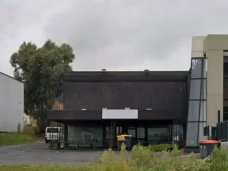 vente commerce 1 370 m²