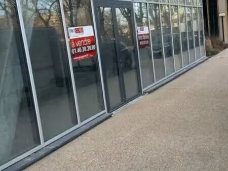 vente commerce 105 m²