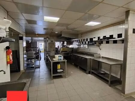 vente commerce 302 m²