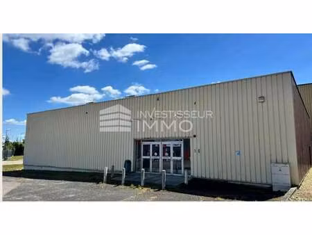 vente commerce 500 m² à 1 000 m²