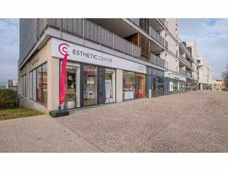 vente commerce 137 m²