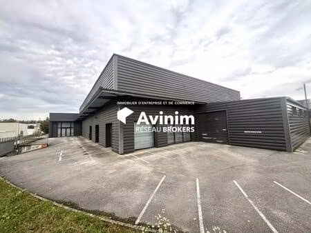 vente entrepôt 1 000 m²