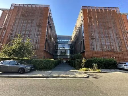 location bureaux 897 m² à 8 581 m²