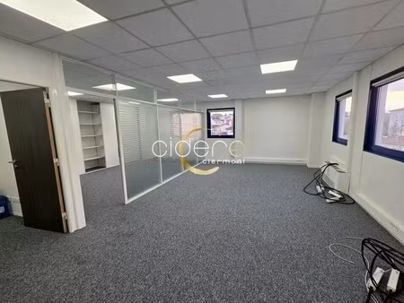 location bureaux 120 m²