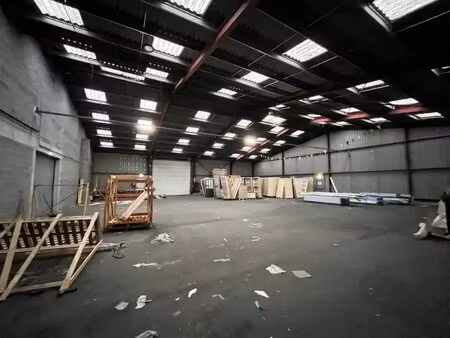 location entrepôt 656 m²
