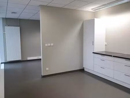 location bureaux 42 m² à 51 m²