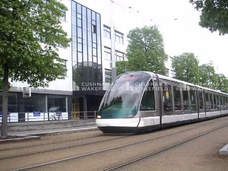 location bureaux 147 m² à 429 m²