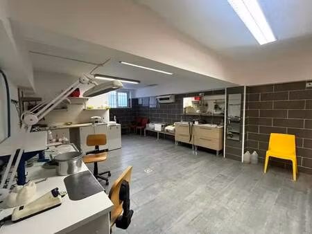 vente commerce 1 300 m²