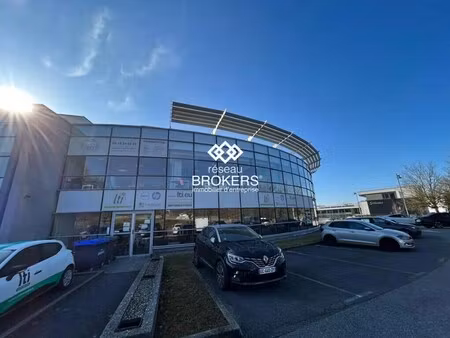 location bureaux 299 m²