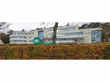 location bureaux 301 m²