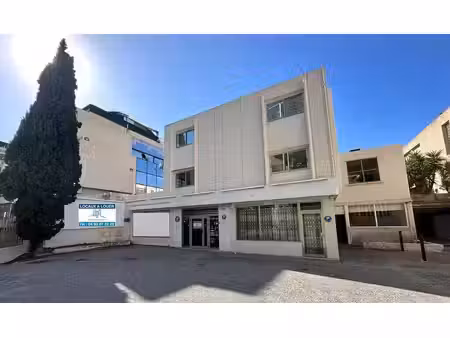location bureaux 240 m² à 480 m²