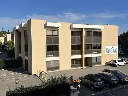 location bureaux 70 m²