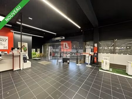 vente commerce bollene 84500 2550m²