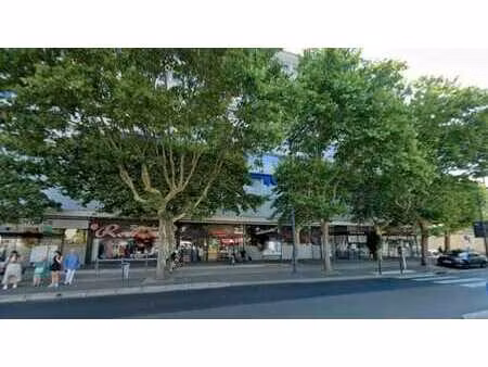 vente commerce 500 m² à 2 100 m²
