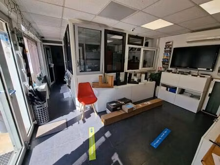 vente commerce 127 m²