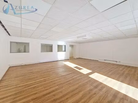 location entrepôt 183 m²