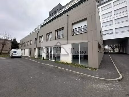 vente commerce 458 m²