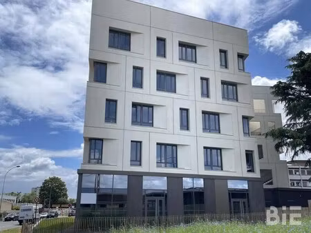 vente commerce begles 33130 336m² à 703m²