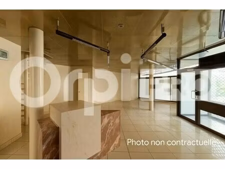 vente commerce 141 m²