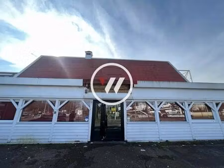vente commerce 688 m²