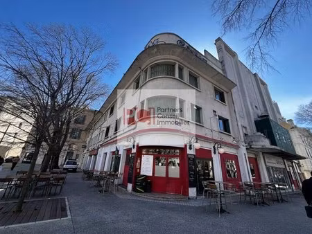 vente commerce nimes 30000 950m²