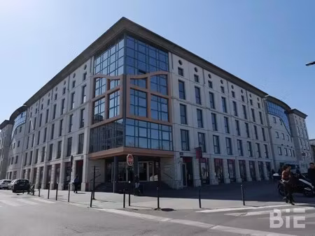 location bureaux 203 m² à 554 m²