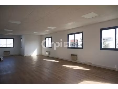 location bureaux 86 m²