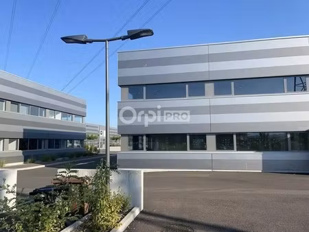 location bureaux 80 m² à 157 m²