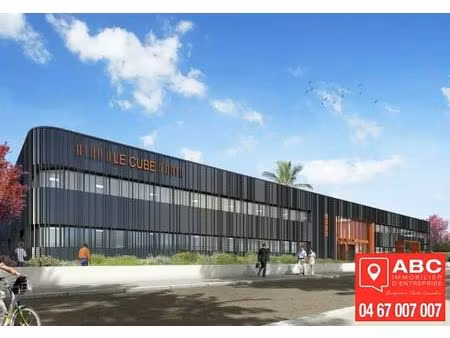 location bureaux 570 m² à 735 m²