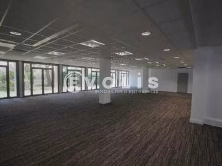 location bureaux 322 m² à 5 544 m²
