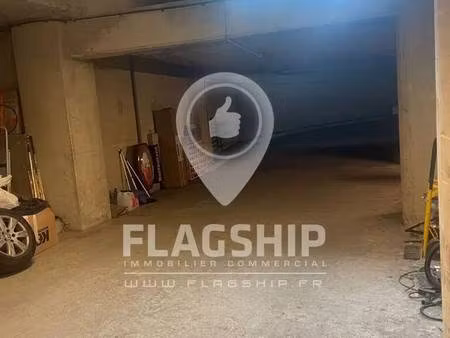 vente commerce 700 m²